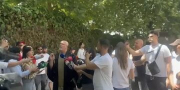 Gjyqi/ Dy protestues mbeten në arrest shtëpie, lirohen 19 të tjerët