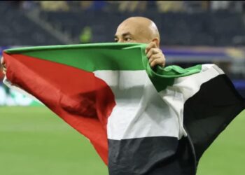 Shpalosi flamurin e Palestinës, por FIFA nuk do ta sanksionojë trajnerin e Egjiptit