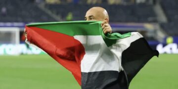 Shpalosi flamurin e Palestinës, por FIFA nuk do ta sanksionojë trajnerin e Egjiptit
