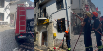 Zjarr në godinën e postës në Pazarin e Gjirokastrës