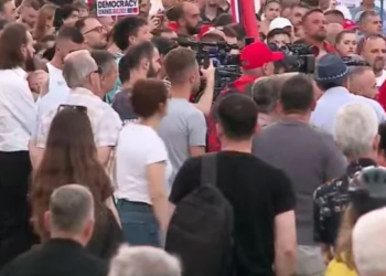 41 ditë protestë, qytetarët thirrje për largimin e klasës së vjetër politike