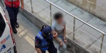 Rrahën brutalisht shoqen e tyre dhe e filmuan, dalin para gjykatës 3 vajzat në Fier