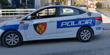 Makina e Policisë Bashkiake përplas 13-vjeçarin në Vlorë