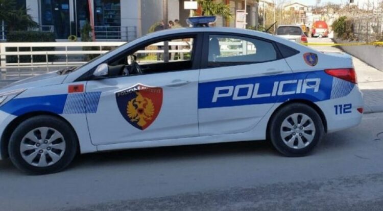 Makina e Policisë Bashkiake përplas 13-vjeçarin në Vlorë