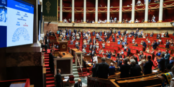 Franca miraton ligjin për eutanazinë, nisin protestat