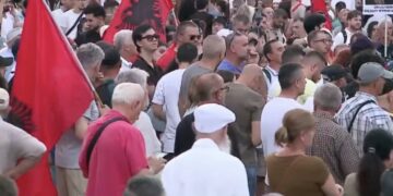 Dita e 48-të e protestës, qytetarët: Shqipëri e re