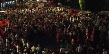 Protesta e bulevardit kundër “Kuvendit Kombëtar”: Jo negociata nëpër zyra