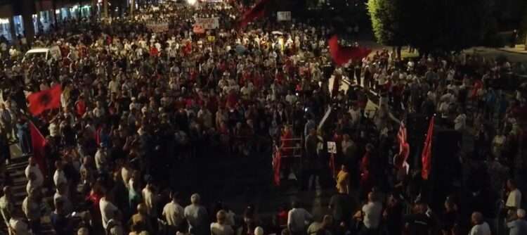Protesta e bulevardit kundër “Kuvendit Kombëtar”: Jo negociata nëpër zyra