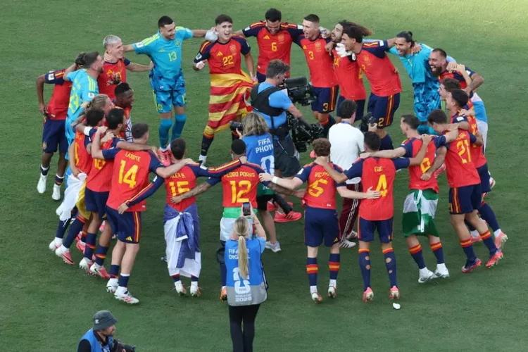 Spanja triumfon ndaj Argjentinës, ngre kupën e botërorit në SHBA