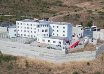 U arrestua me 58 kg kanabis në automjet, lirohet nga burgu ish-punonjësja e AKSHI-t