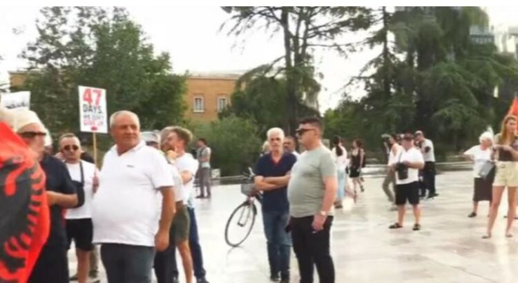 Dita e 47 e protestës në Tiranë, qytetarët kërkojnë largimin e qeverisë