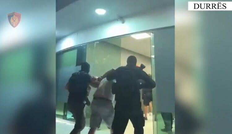 Durrës/Vrasje, plagosje e pjesëmarrje në organizatë kriminale, arrestohen dy persona