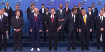 Atletet e bardha të Ramës tërheqin vëmendjen e Rutte, Trump asnjë reagim