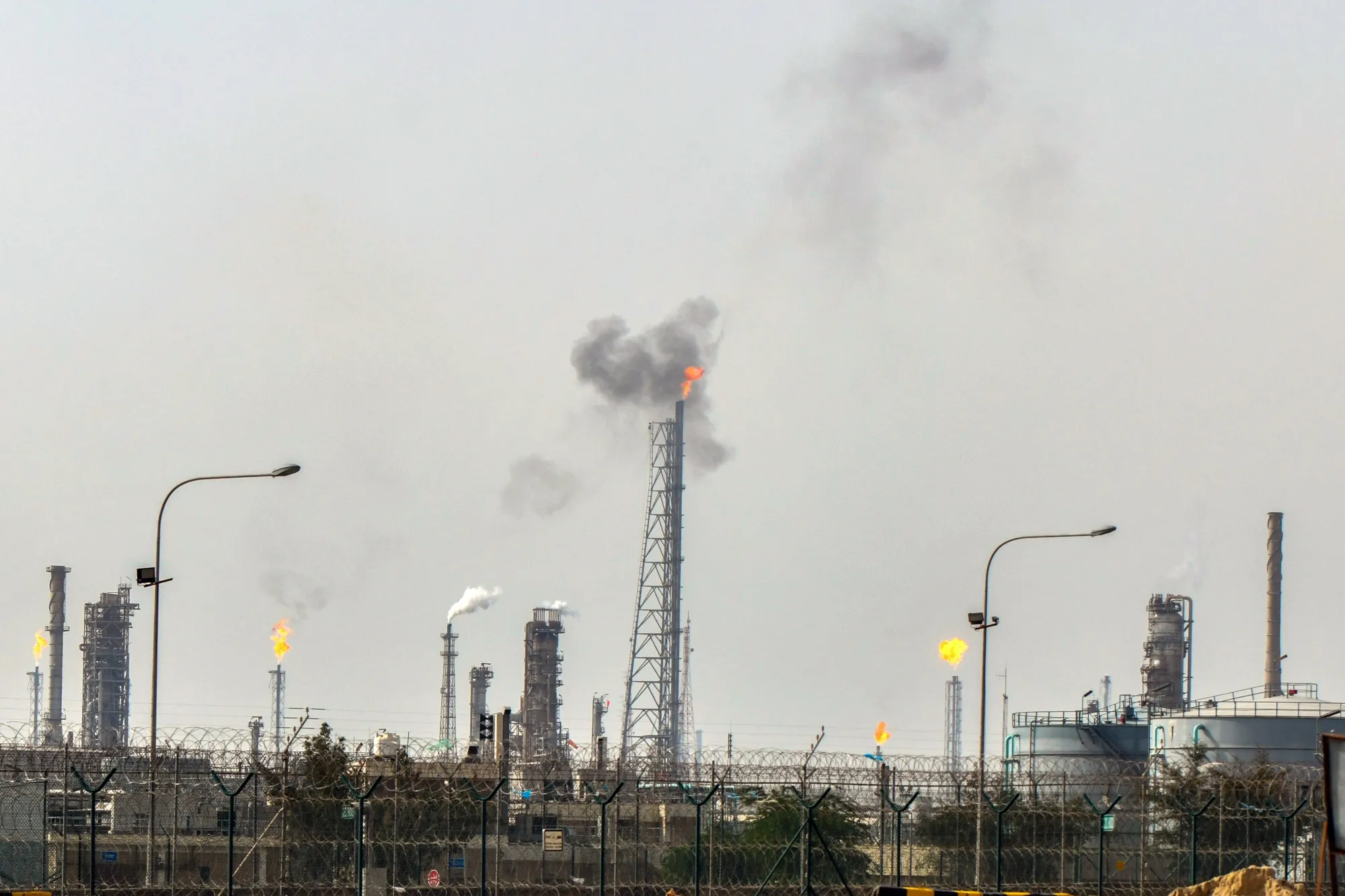 Iran sulmon përsëri Kuvajtin: Objekt energjie në flakë brenda dy ditësh 