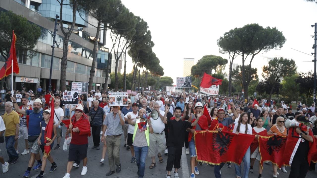 Dita e 40 të e protestës  qytetarët kërkojnë dorëheqjen e kryeministrit Rama