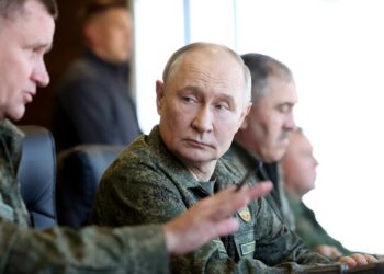 Shefi i CIA: Trupat e Putin nuk rezistojnë më shumë se 30 minuta në fushën e betejës