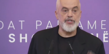 Protesta/Rama ja adreson shkakun administratës publike: E derdhi pikën në bulevard